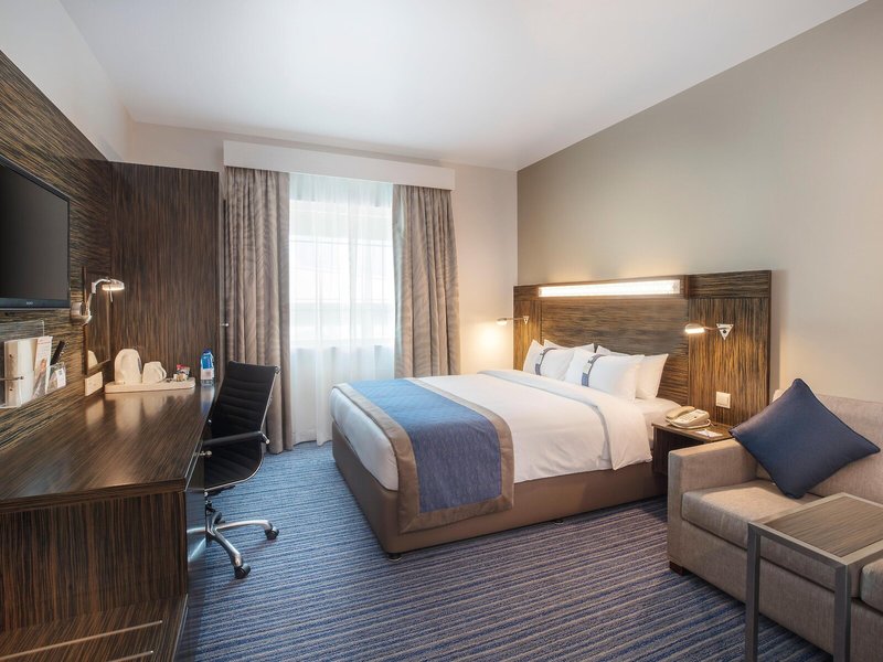 Holiday Inn Express Dubai Safa Park 30