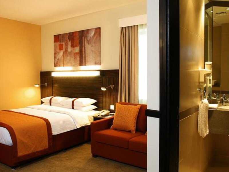Holiday Inn Express Dubai Safa Park 31