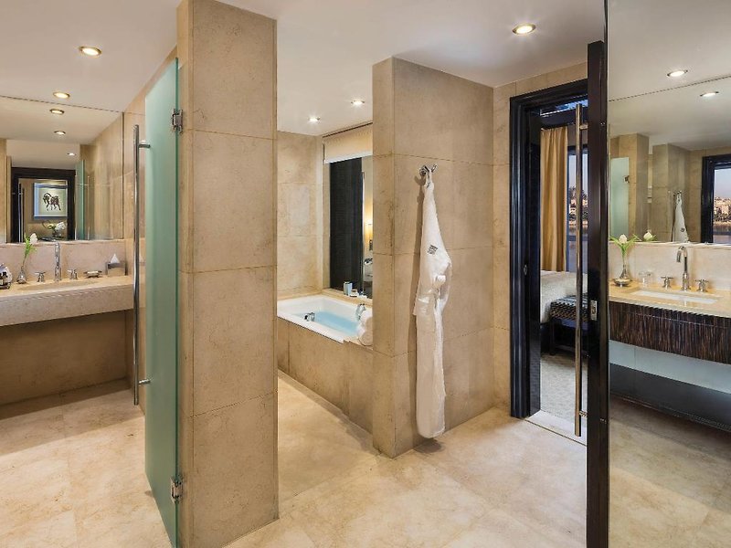 Fairmont Nile City 1