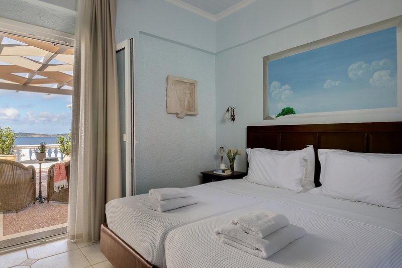 Aneroussa Beach Hotel 7