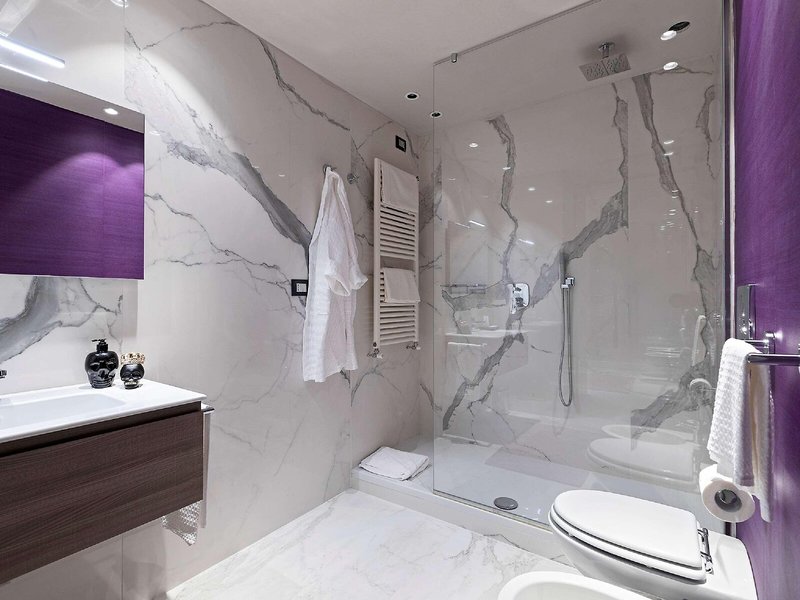 Albavilla Hotel & Co. 28 - Bathroom Example