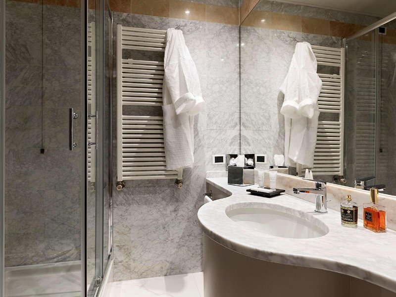 Albavilla Hotel & Co. 30 - Bathroom Example