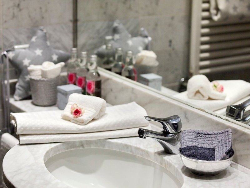 Albavilla Hotel & Co. 32 - Bathroom Example