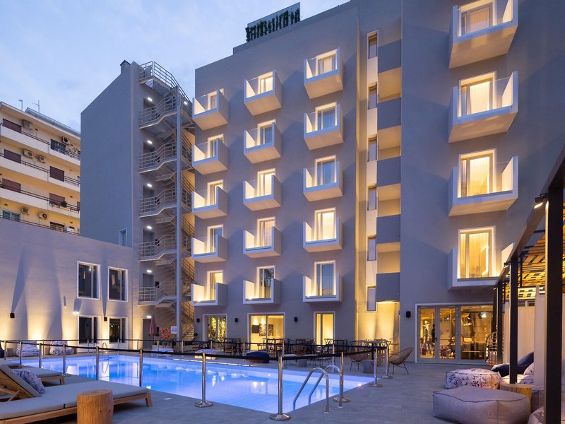 Moxy Patra Marina 3