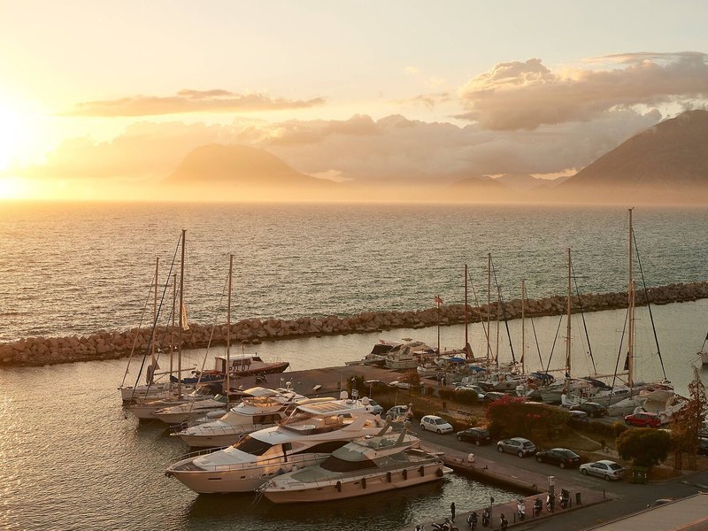 Moxy Patra Marina 8