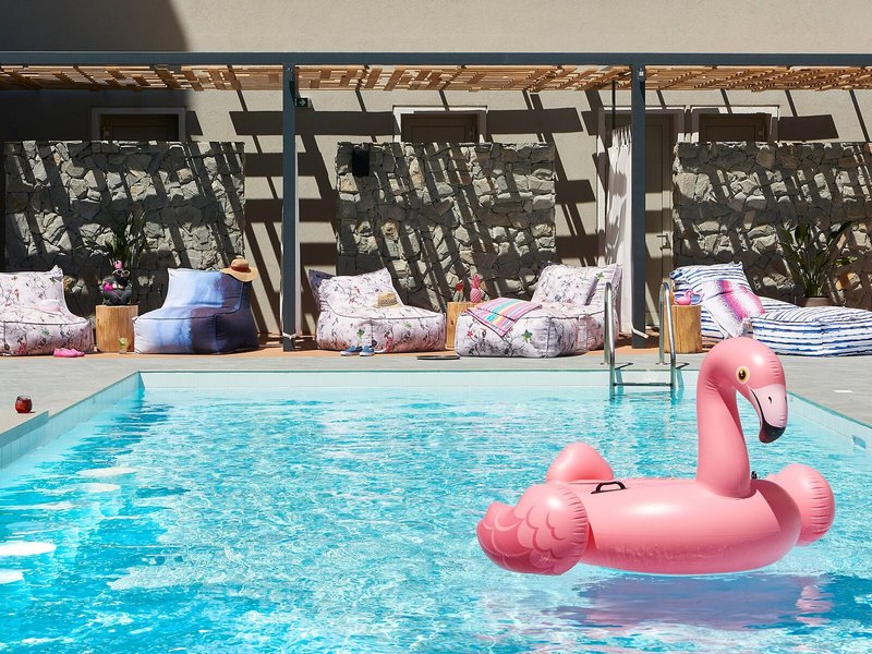 Moxy Patra Marina 12