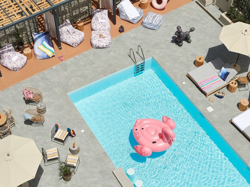 Moxy Patra Marina 13