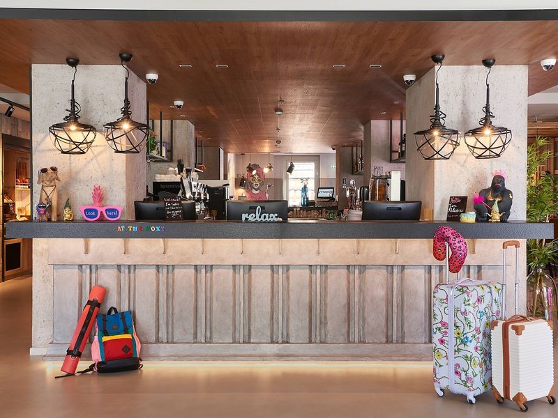 Moxy Patra Marina 17