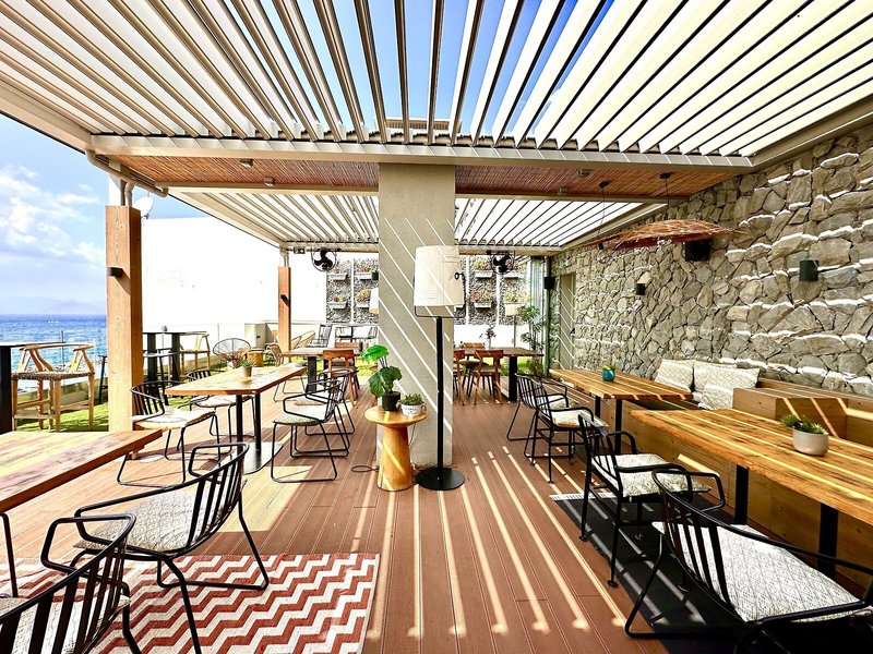 Moxy Patra Marina 19