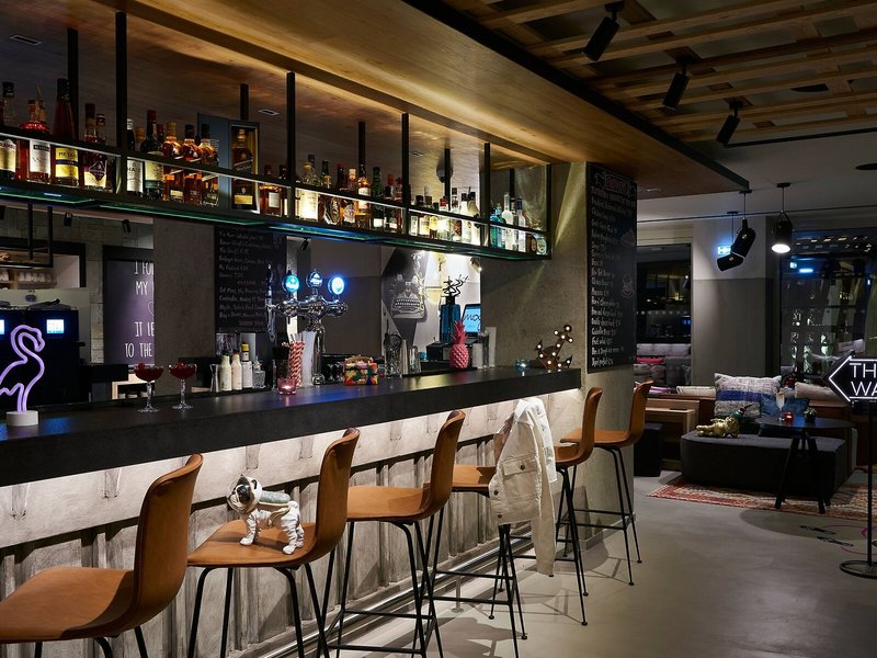 Moxy Patra Marina 22