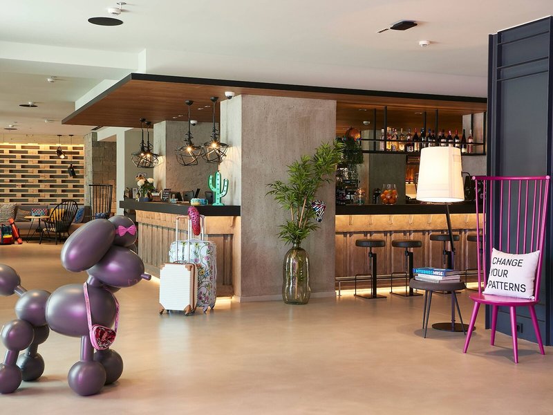 Moxy Patra Marina 27