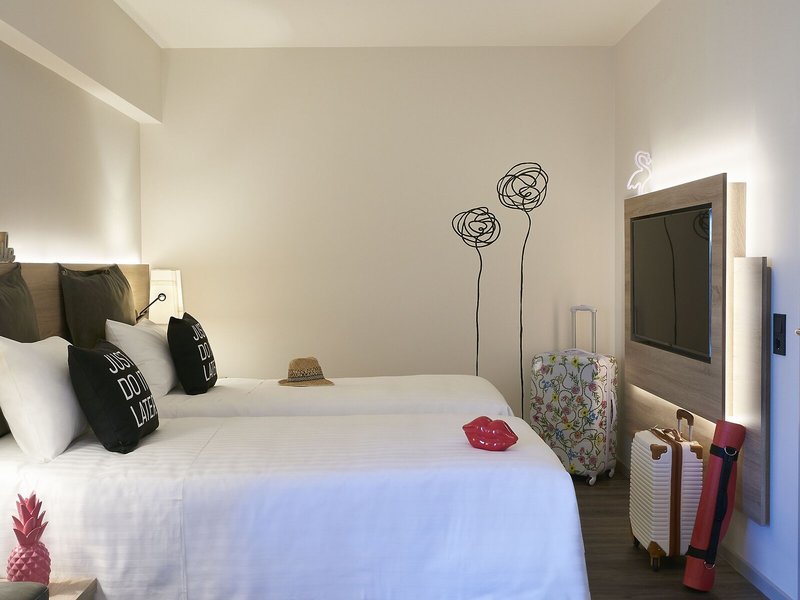 Moxy Patra Marina 31