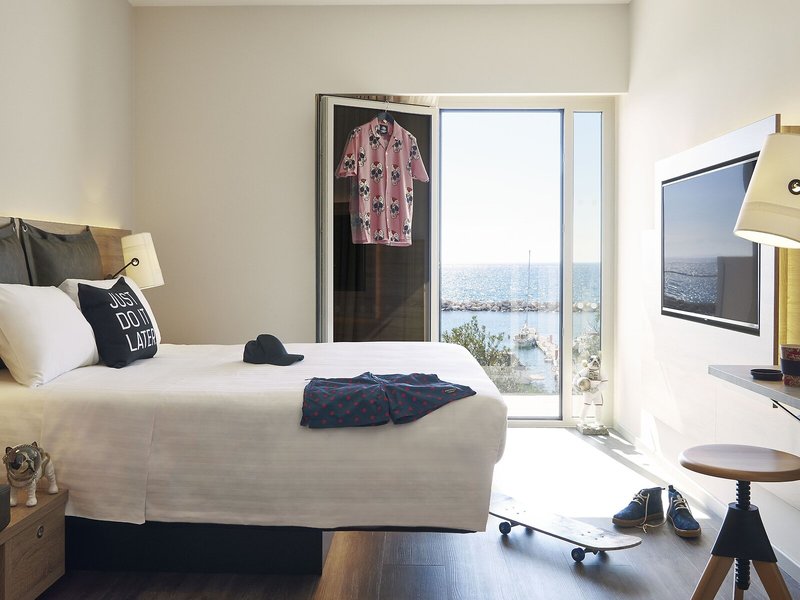 Moxy Patra Marina 34