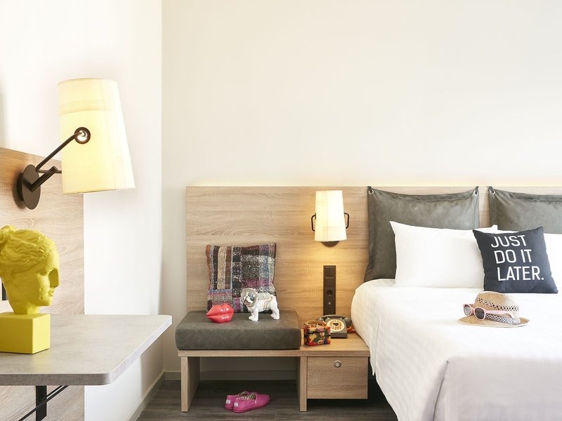 Moxy Patra Marina 43