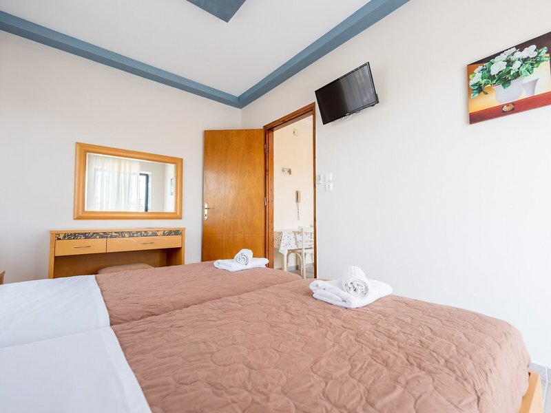 Milonas House Apartments 9