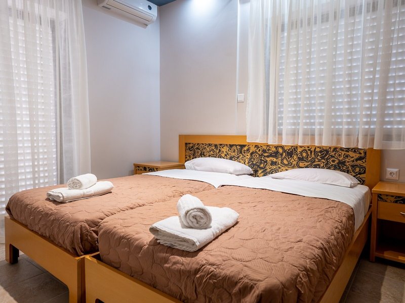 Milonas House Apartments 12