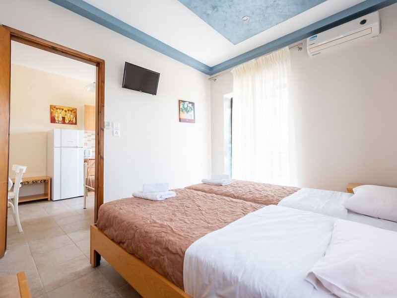 Milonas House Apartments 14