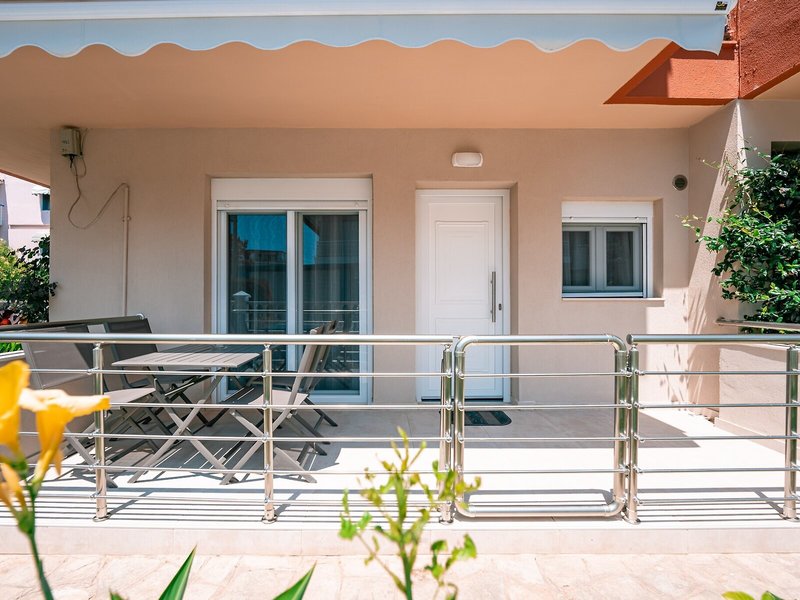 Milonas House Apartments 19