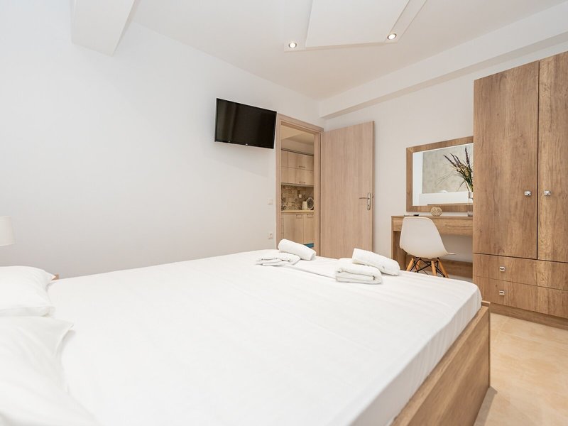 Milonas House Apartments 22