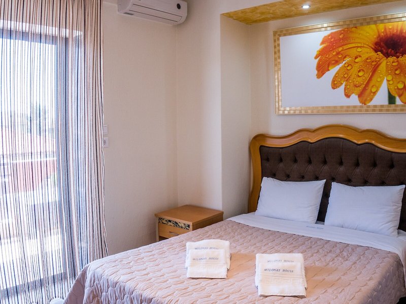 Milonas House Apartments 33