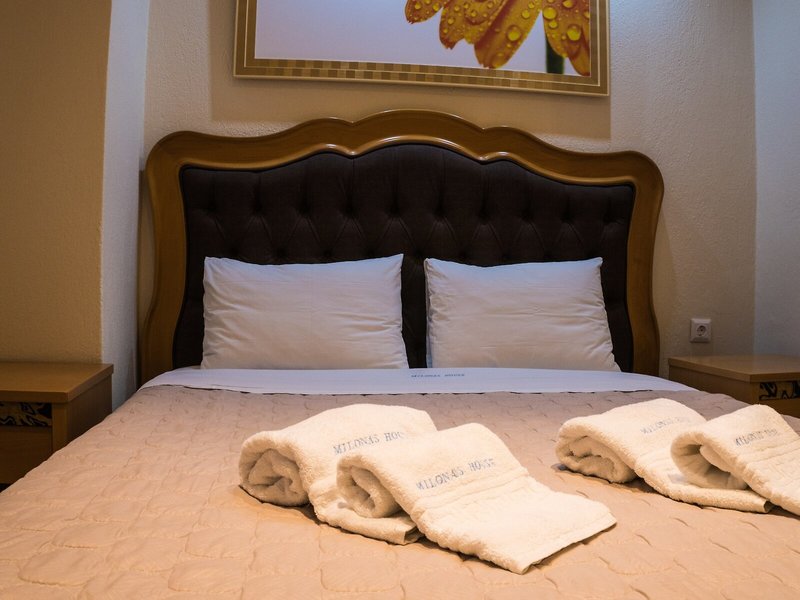 Milonas House Apartments 35