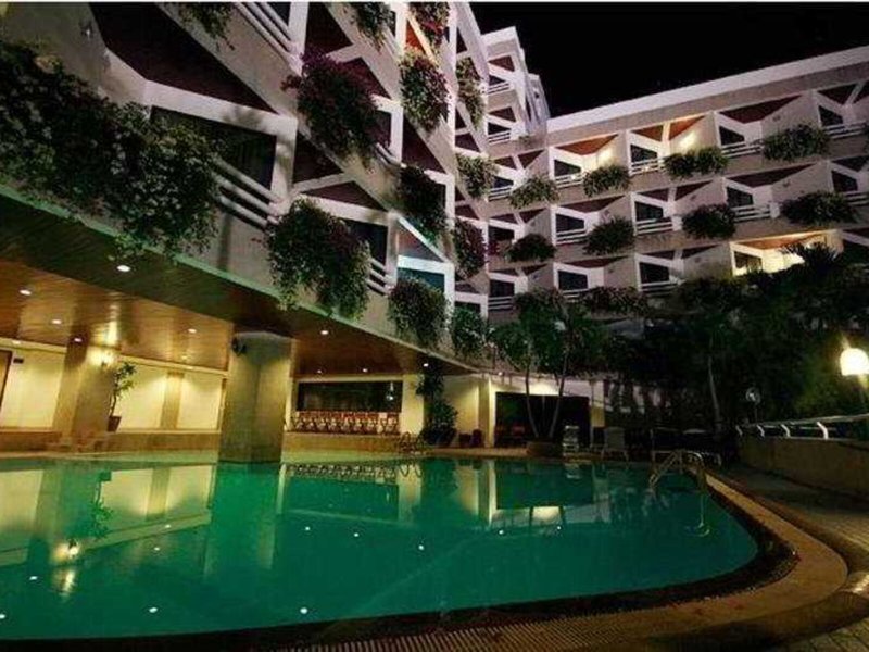 City Beach Resort 1