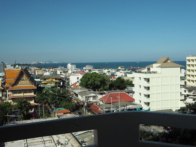 City Beach Resort 5