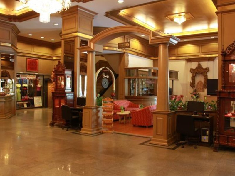City Beach Resort 8