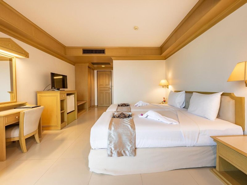 City Beach Resort 20