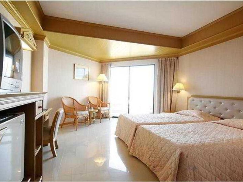 City Beach Resort 23