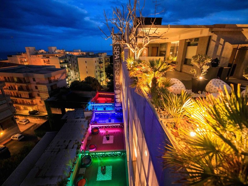 Una Hotel One 8