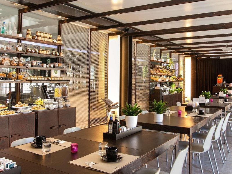 Una Hotel One 15