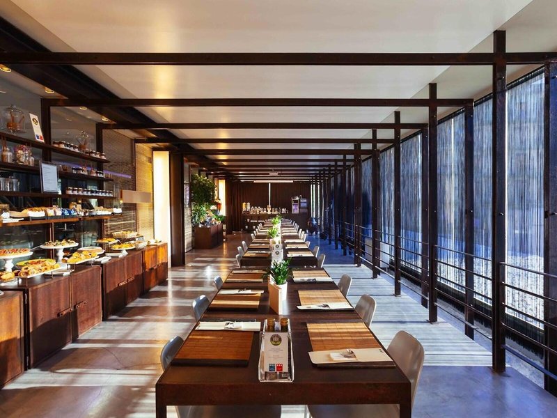 Una Hotel One 19