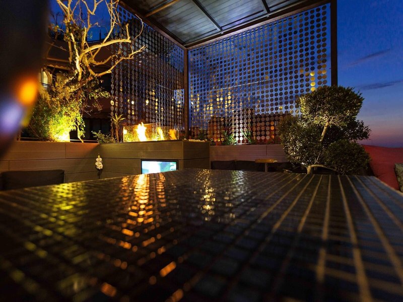 Una Hotel One