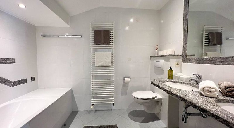 Apartment Pale 3