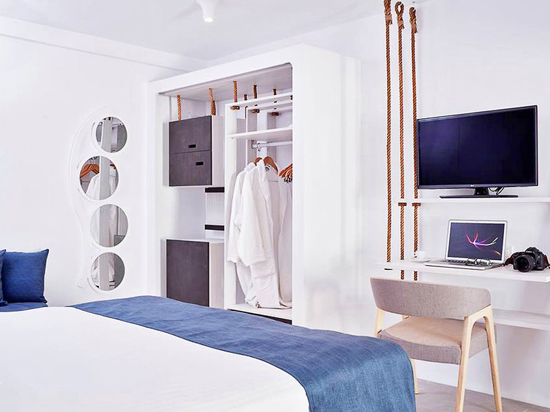 Absolut Mykonos Suites & More 4