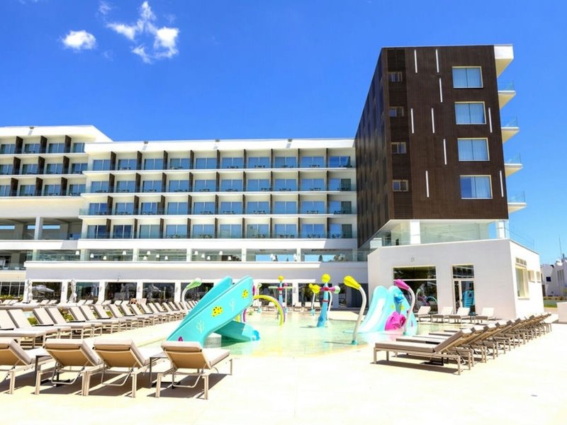 Chrysomare Beach Hotel & Resort 12