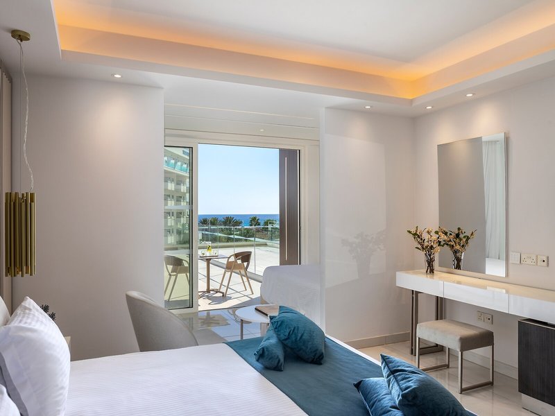 Chrysomare Beach Hotel & Resort 42