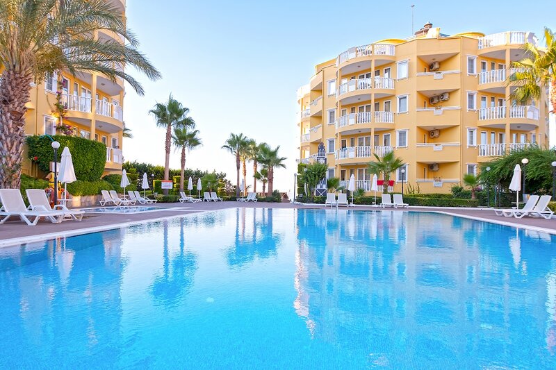 Club Paradiso Hotel & Resort 6