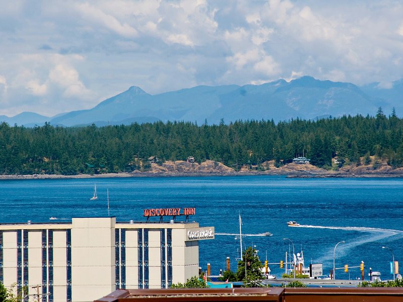 Coast Discovery Inn  1