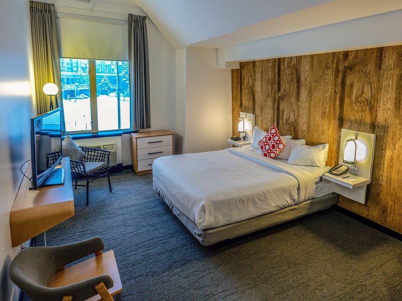 Aava Hotel Whistler 35