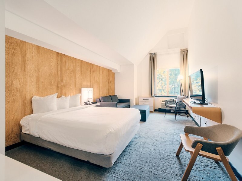 Aava Hotel Whistler 36