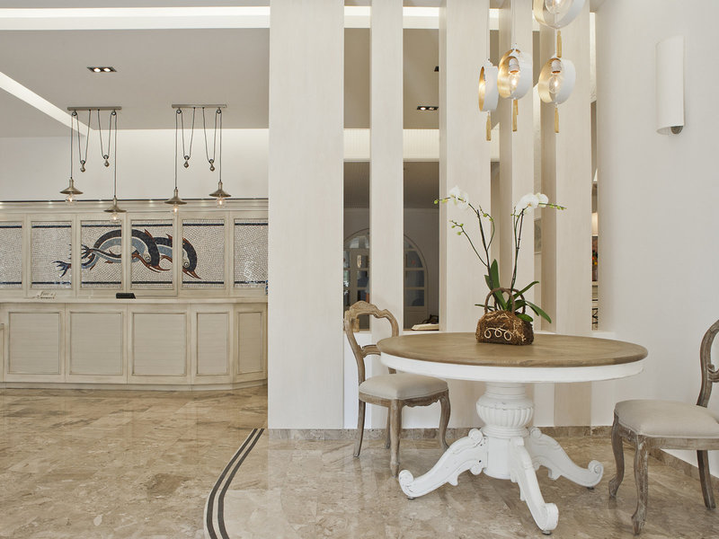 Kamari Hotel 10