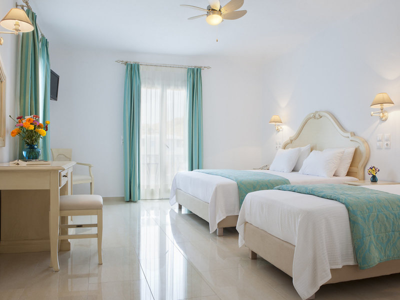 Kamari Hotel 23