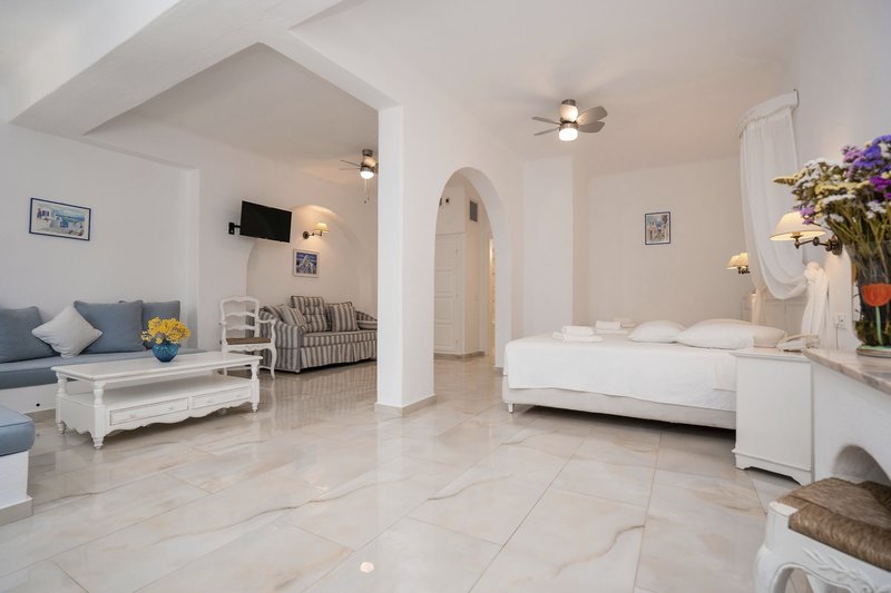 Kamari Hotel 10