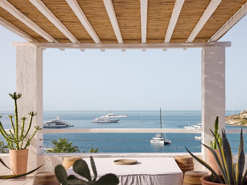 Mykonos Blu, A Grecotel Resort to Live 47