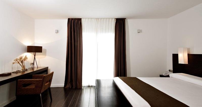 Occidental Santa Cruz Contemporáneo 8