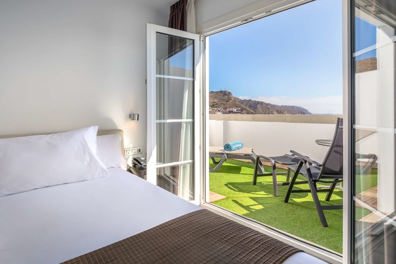 Occidental Santa Cruz Contemporáneo 10