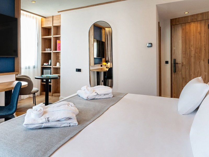 Occidental Santa Cruz Contemporaneo  1