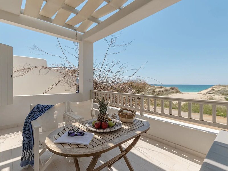 Almiriki Naxos Beachside Living 8